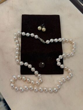 AUTHENTIC Pearl Necklace + Stud Earrings Set White Pearl Silver Clasp
